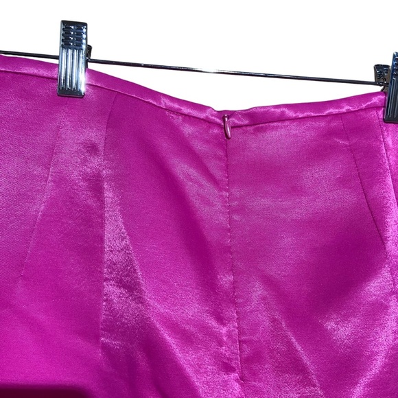 NWOT ZARA WOMAN BUTTONED SATIN EFFECT MINI SKIRT PINK FUCHSIA Size Medium - Picture 4 of 6